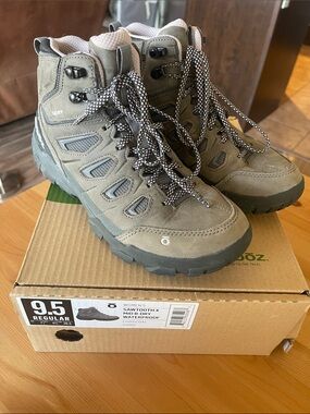 Women's Sawtooth Mid B-Dry Waterproof Hiking Boots - Charcoal